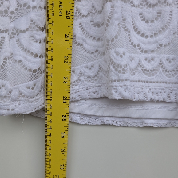 Lilly Pulitzer White Lace Cold Shoulder Ruffle Top Women’s L - Picture 9 of 9